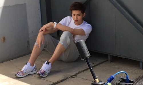 吴亦凡演绎 adidas Originals ZX Flux “ 型无限 ” 宣传视频